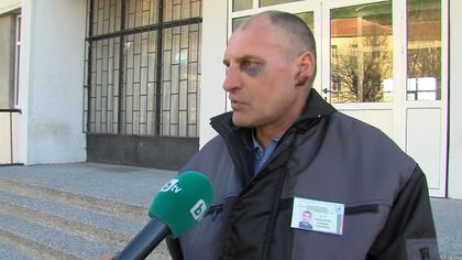 Екшън в училище! Пиян родител нахлу с нож и се нахвърли върху охраната