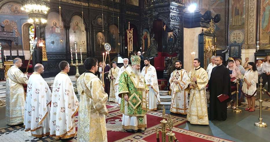 Варна отбелязва Християнският празник Петдесетница (Снимки)