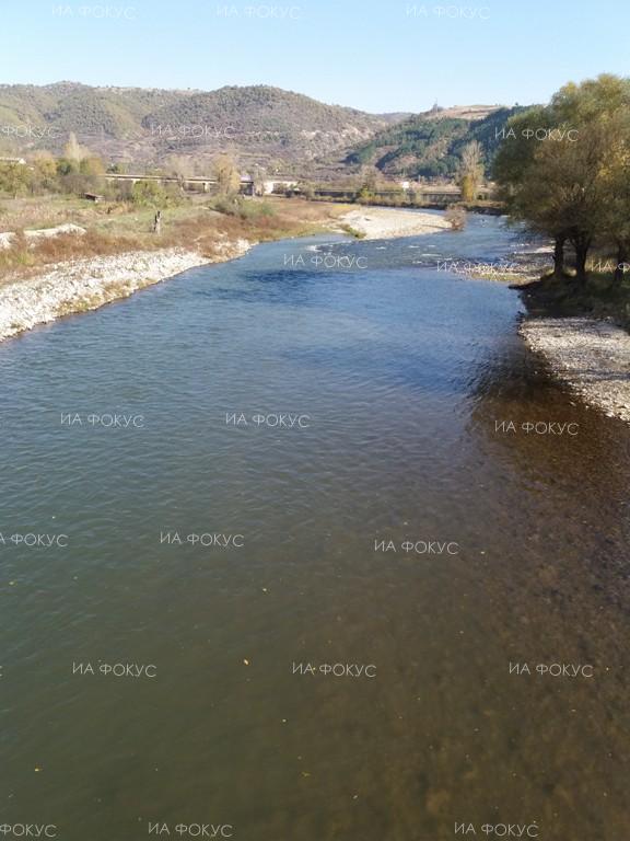 НИМХ: Река Елешница при село Ваксево е около прага за високи води