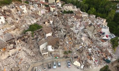 8-годишната Джулиана умря под руините, но спаси сестричката си