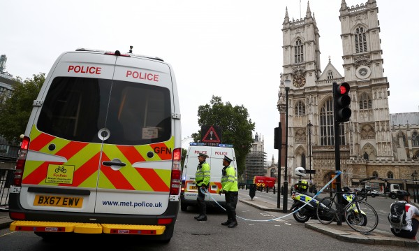 Двама са ранените в Лондон, антитерористите разследват!