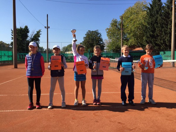 Повече от 40 хлапета участваха в турнир по
тенис за 9-годишни в Пловдив