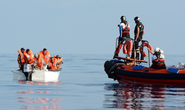 ЕС се чуди за мигрантите, праща ги в Египет