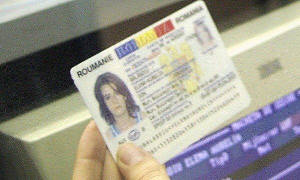 Два пръстови отпечатъка - задължителни и за личната карта