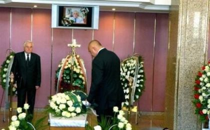 Борисов със сълзи на очи: Не мога да говоря в минало време за Танов (СНИМКИ)