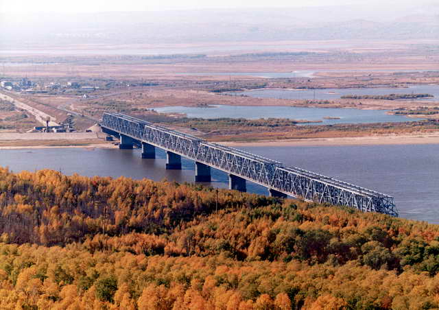 ТАСС: Русия и Китай съединиха моста над река Амур