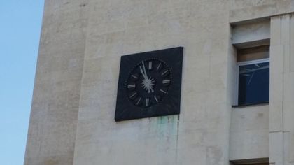 Часовникът на Пощата пак тиктака