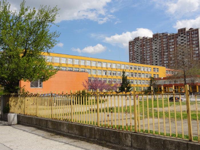 Ужас! Обраха жена в двор на училище в Пловдив