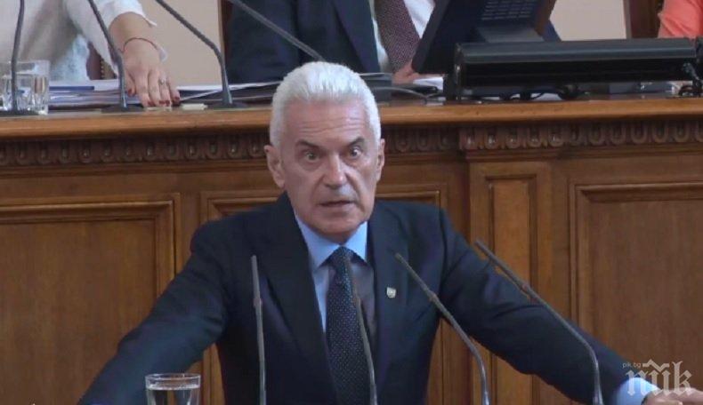 Волен Сидеров срази Корнелия и БСП за въздишките по президента! Сряза опозицията: Показахме на чужденците - и сме по-красиви, и сме по-добри