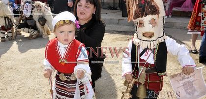 Кукери огласиха Южната приказа(видео)