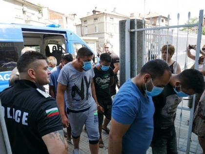 Ромите остават в ареста, Асеновград готви нов протест тази вечер!