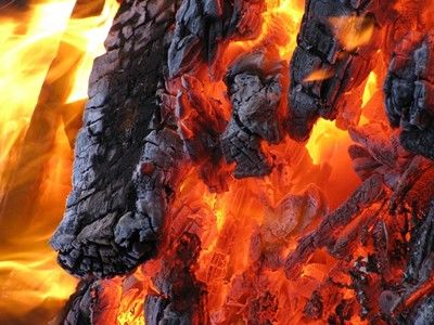 5000 декара суха трева горят край Ямбол