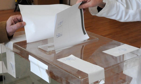 Близо 11% гласуваха в Сопот към 12 ч