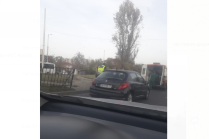 Блъснаха жена на "Цариградско шосе" в Пловдив, линейка откара пострадалата  (СНИМКИ)