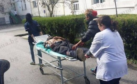 Семеен запой завърши със скандал и кръв