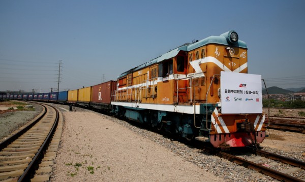 Първи пряк товарен влак свърза Лондон и Китай