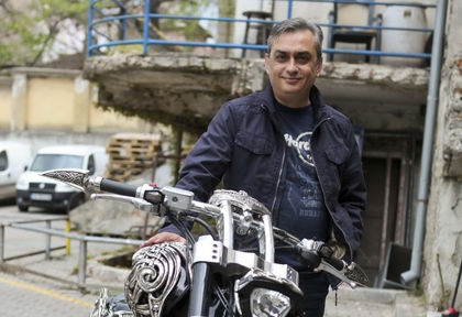 Страшен скандал в Каварна: Кметицата нападна Цонко Цонев пред Общината, Кметъла е сериозно притеснен за здравето си