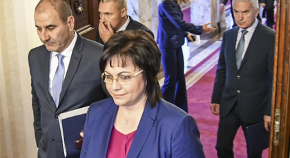 Нинова скочи на Борисов и Цветанов, размаха пръст и на правителството