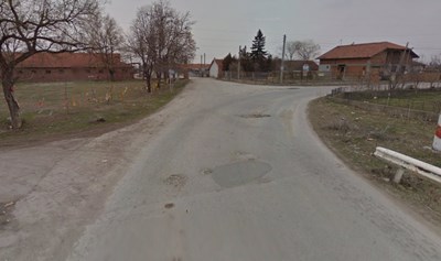 Две коли са се блъснали по пътя за Асеновград