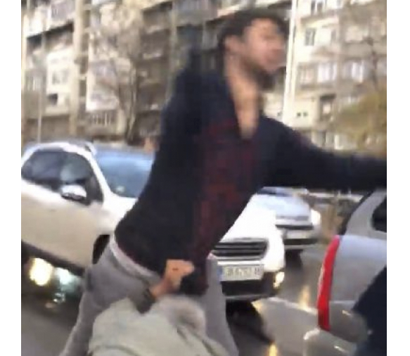 Извънредно! Брутална агресия в столицата взриви мрежата (СНИМКИ/ВИДЕО)