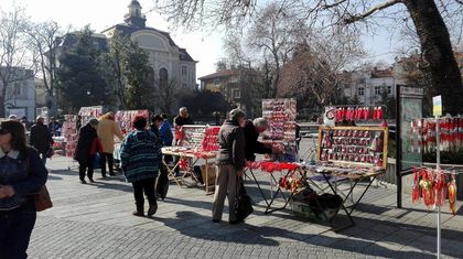 Продавачи на мартеници завладяха Центъра