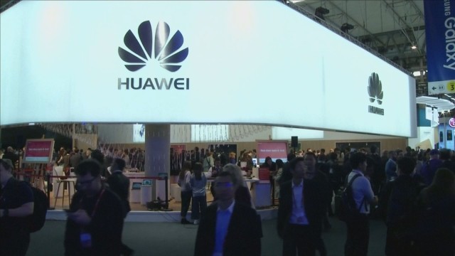 “Huawei” забрани на служителите си да се срещат с американци