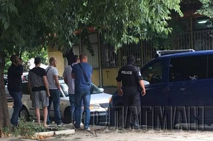 Васил изпадна в шок щом видя ченгетата да идват към колата му, а това, което направи ги изуми!