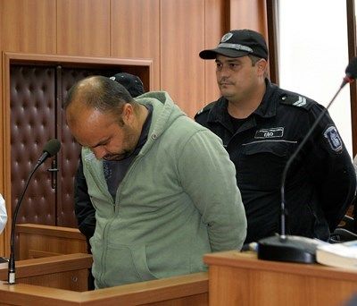 Осъдиха двама за 14 млн. фалшиви евро, крили ги в язовир в Пловдивско