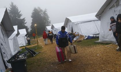 Над 700 мигранти избягали от бежански центрове в
Германия