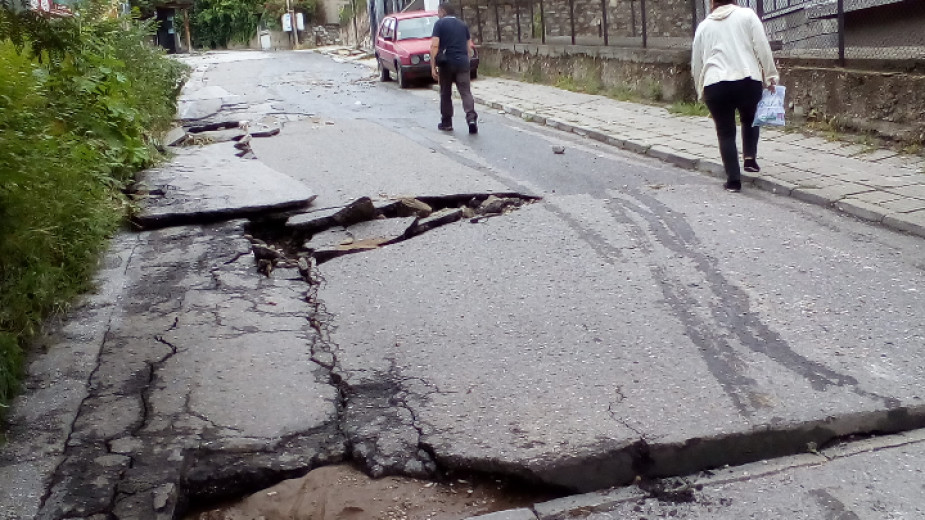 И в Асеновград се борят с щетите от валежите от 80 л./кв. м.