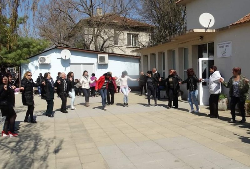 Варна: За поредна година отбелязаха Международния ден на ромите в село Невша