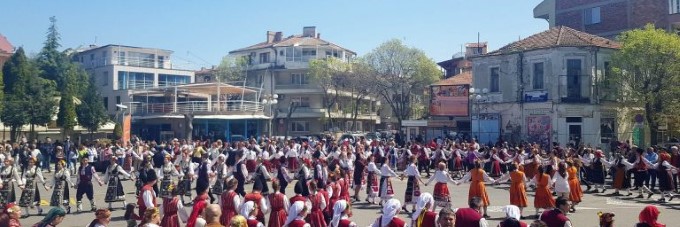 Бургас: Празнична литургия се отслужва в храм „Свето Рождество Богородично” в Поморие