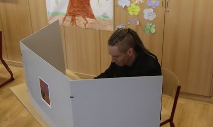 Чехия избира парламент - 7500 се борят за 200 места