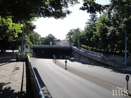 УДЪЛЖЕН СРОК: Подлезът на