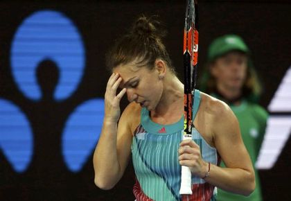 Симона Халеп аут за месец заради операция