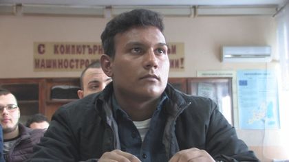 Гимназист от дом за деца намери чанта с пари&hellip; и я върна! Получи неочаквана отплата