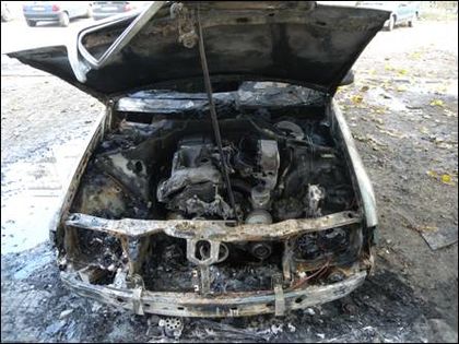 Перник: Шест автомобила са изгорели в кв. „Изток“