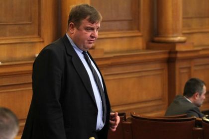 Малко преди връчването на мандата: Красимир Каракачанов разкри какви точно министерства искат патриотите