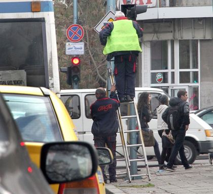 Ето по кои кръстовища ще се подменят сфетофарите днес и утре