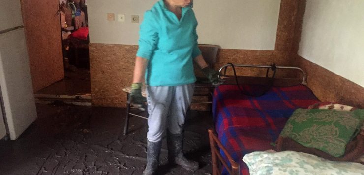 Евакуираха 3 възрастни жени след пороя в Голямо Асеново