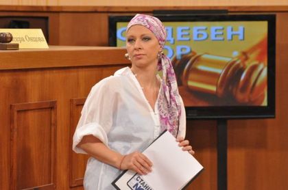 Изрязаха тумор от крака на Нана