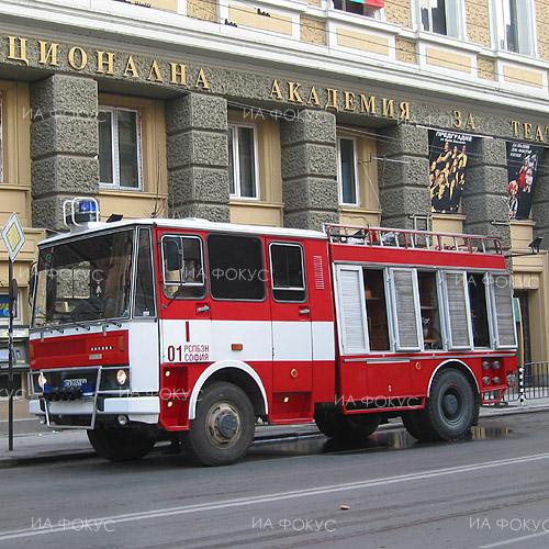 МВР: Пожарникарски екипи са се отзовали на сигнал за димяща сграда в района на Петте кьошета в София, няма пострадали