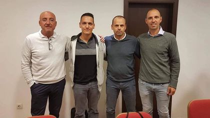 Треньорът на Берое U15 Радостин Александров награден с плакет от семинар на Аталанта
