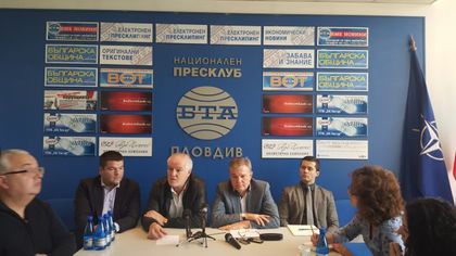 Обвиниха близки на Методи Андреев в контрабанда на горива