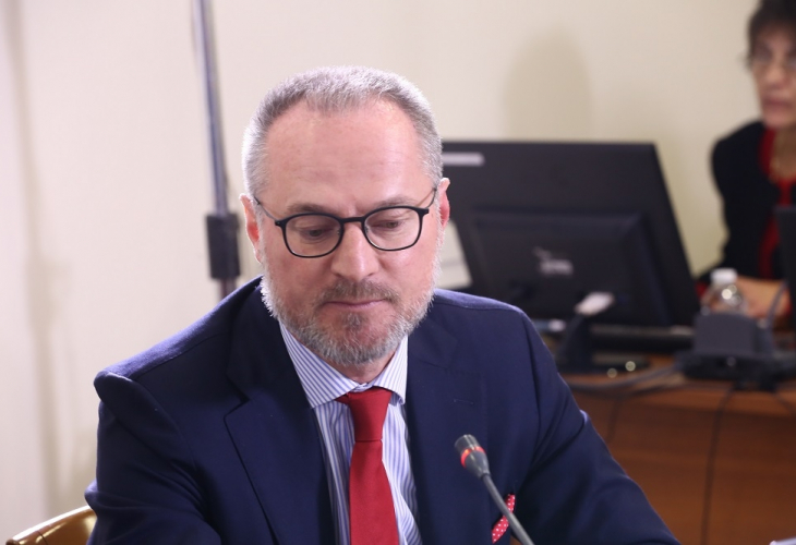Скандално! Лозан Панов нападна парламента от трибуната му