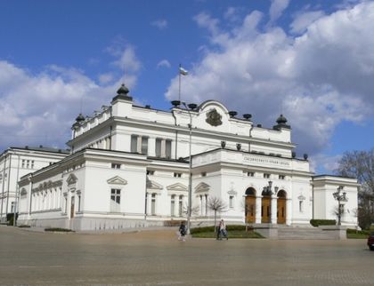 Чудо! Приеха единодушно закон в парламента