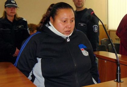29 години затвор за ромката Донка, която уби със садистична жестокост старица в пловдивско село заради 5 лева