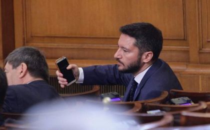 Вигенин: С разпускане на комисията за Русия и Турция парламентът ще стане още по-смешен