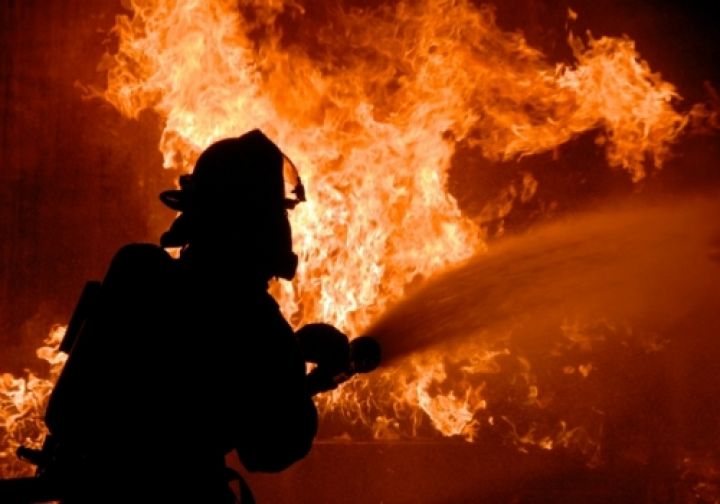 Пожар нанесе щети по къщата на 66-годишен мъж