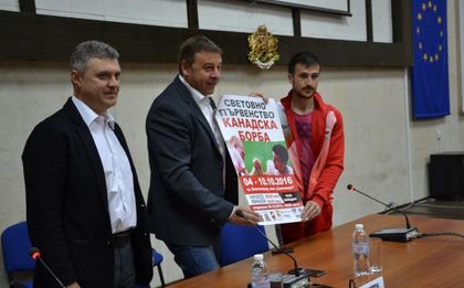 Кметът на Благоевград открива Световното по канадска борба